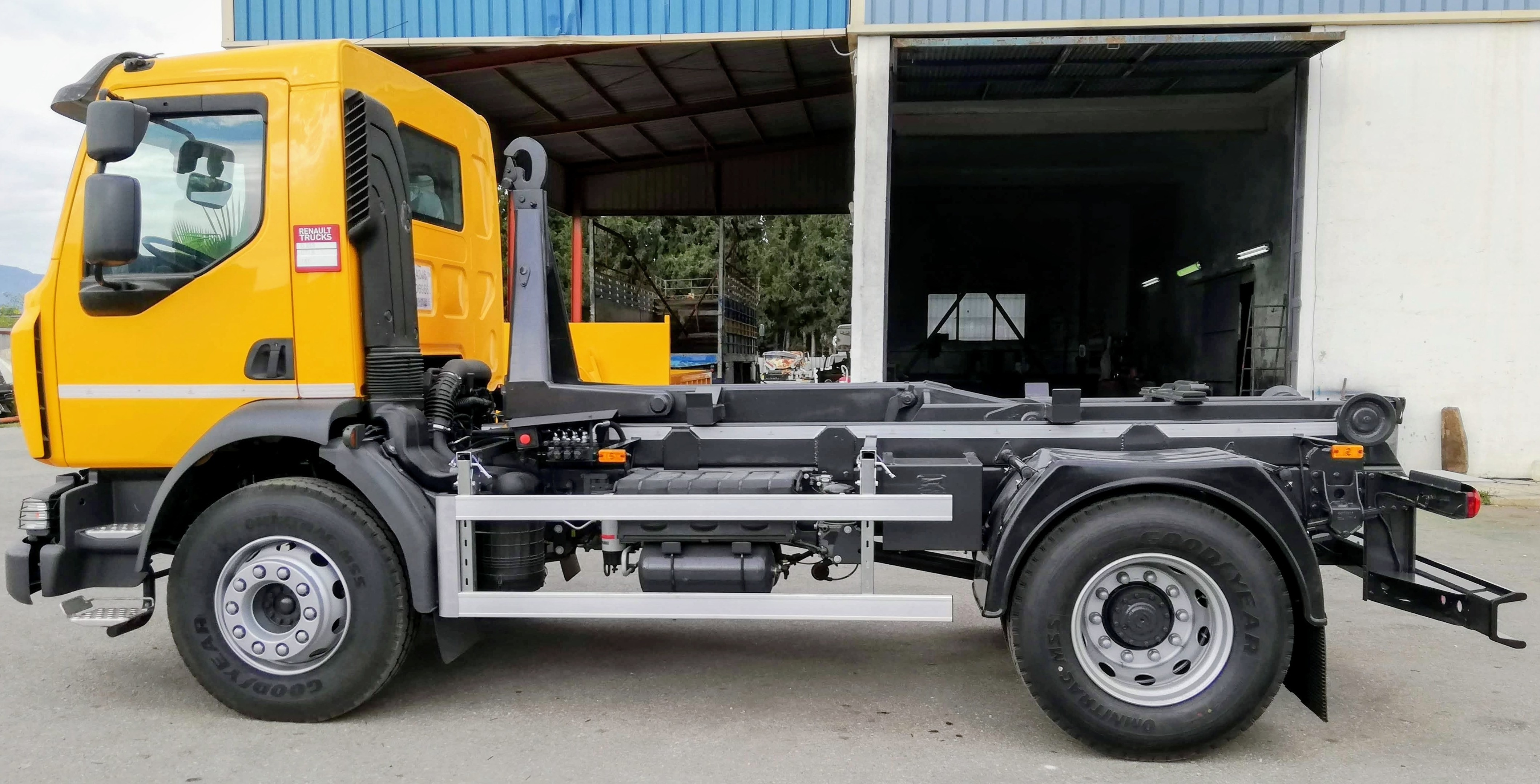 Portacontenedor Modelo 4